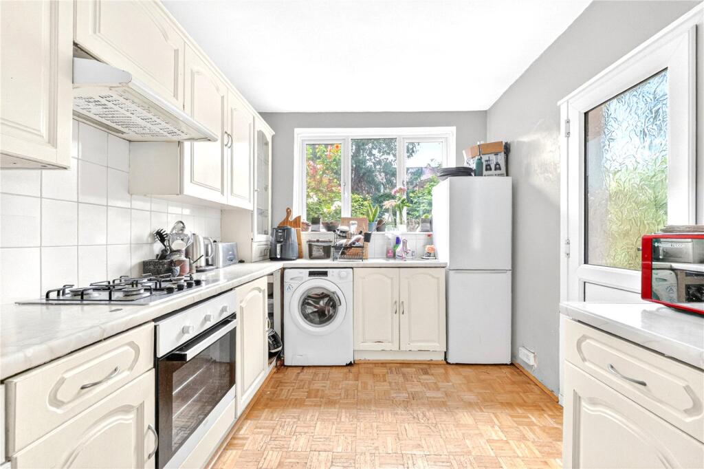 Apartment in London, Leyton - View 5