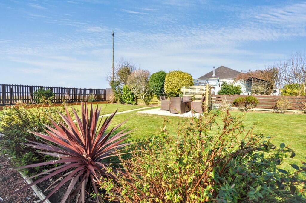 3 Knockavalley, Golf Course Road, Girvan, Ayrshire, KA26 9HZ photo 3