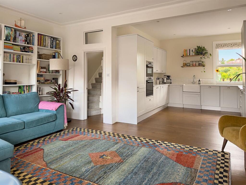 Apartment in London - More
