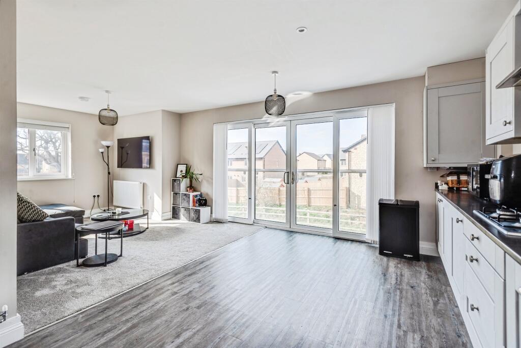 Main image of property: Linden Gardens, Carterton