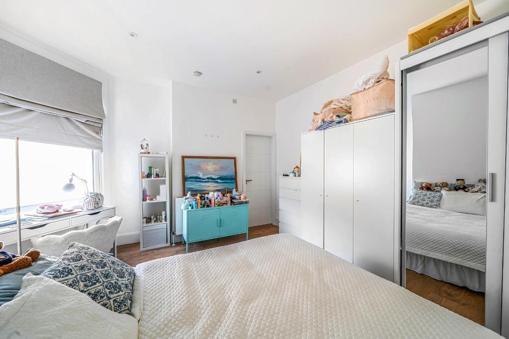 Village Mount, Perrins Court, London, NW3 photo 4