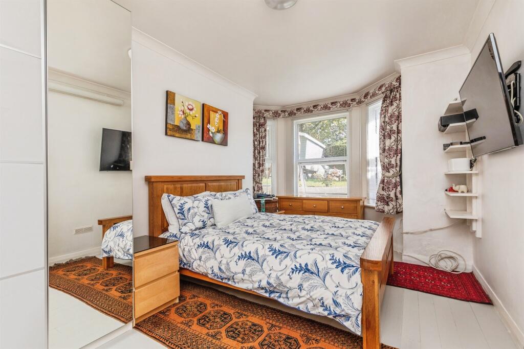Apartment in Hastings, East Sussex - More