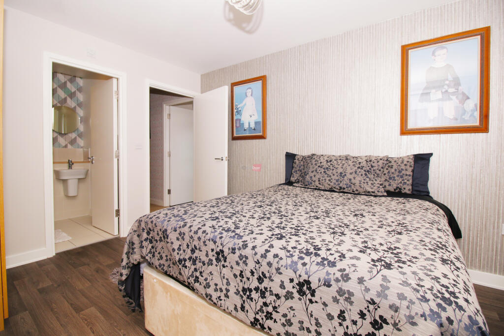 Apartment in Rochester - More