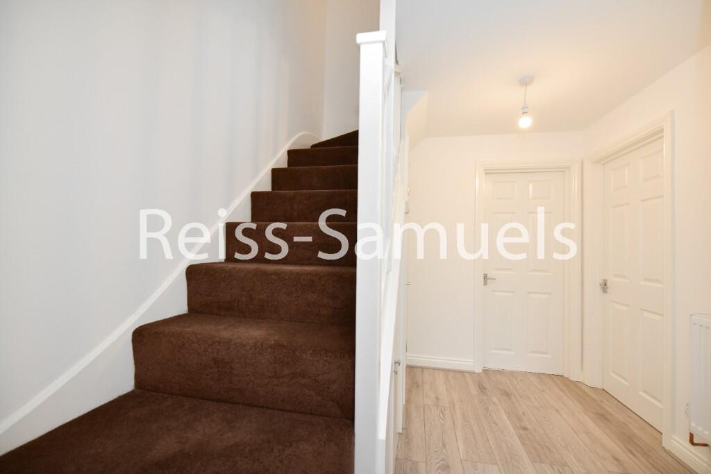 5 bedroom terraced house for rent