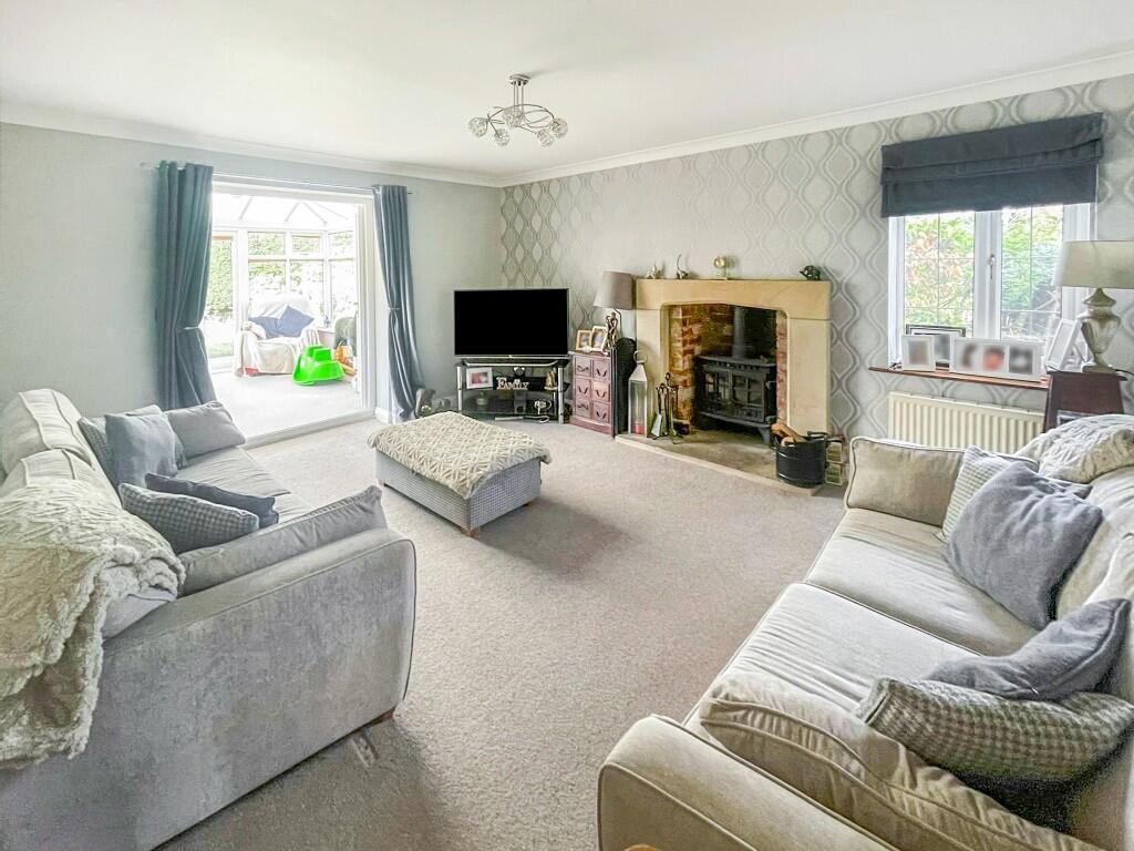 Colders Drive, Meltham, Holmfirth, HD9 photo 2