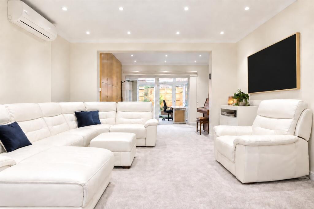 House in London - View 3