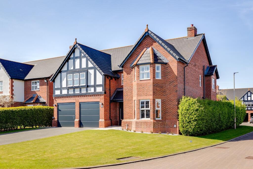Main image of property: Kingfisher Close, Saighton, CH3