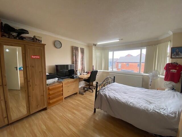 Main image of property: Double bedroom, Elm Park, Bristol