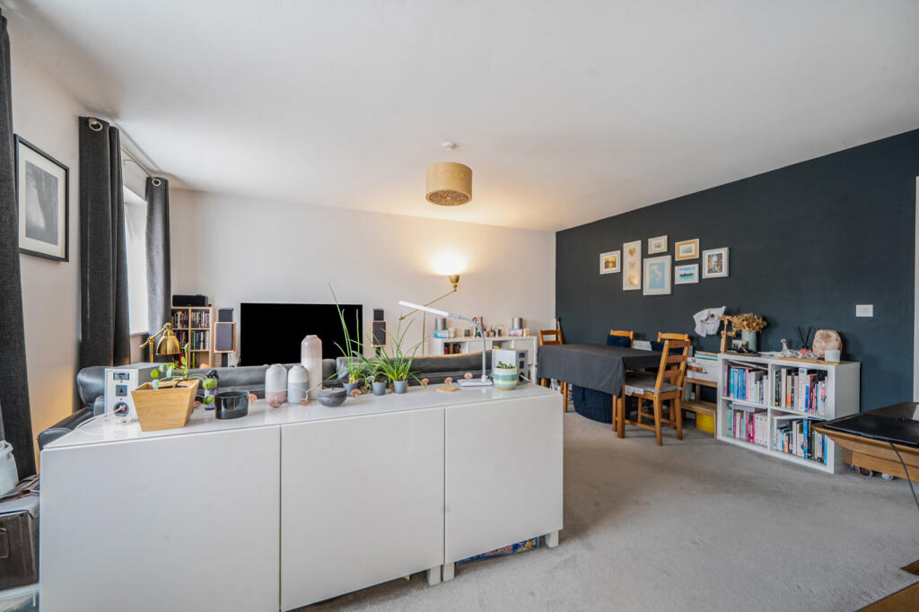 Apartment in Hemel Hempstead - View 4