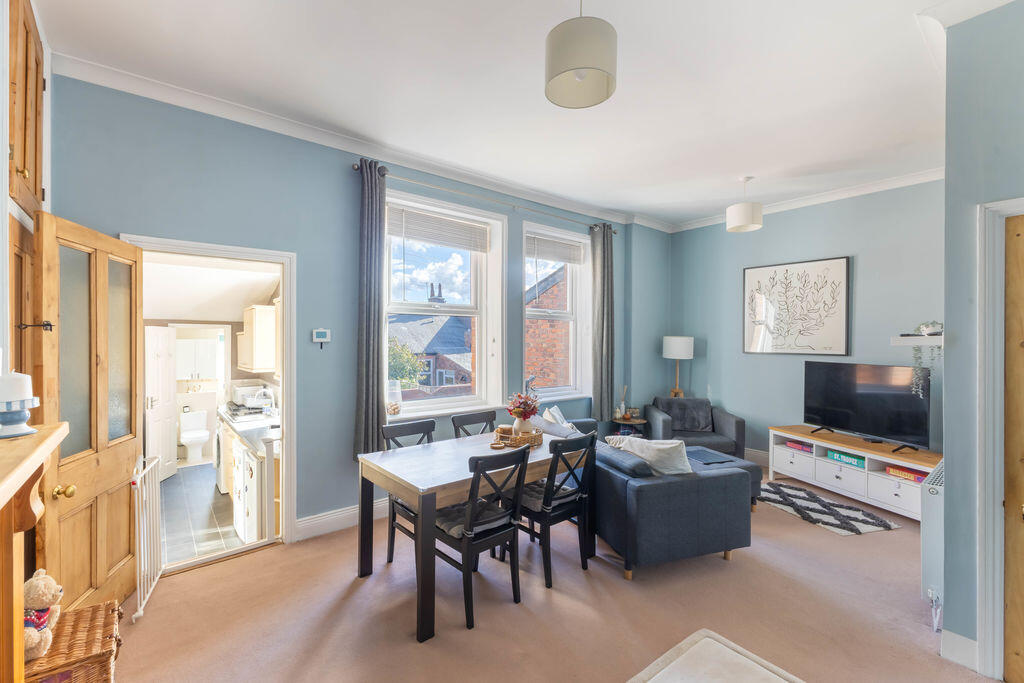 Apartment in Newcastle upon Tyne, Coxlodge - View 3