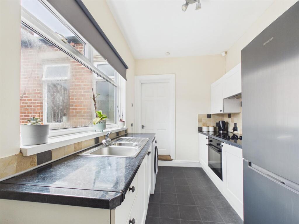 Apartment in North Tyneside, North East - View 3