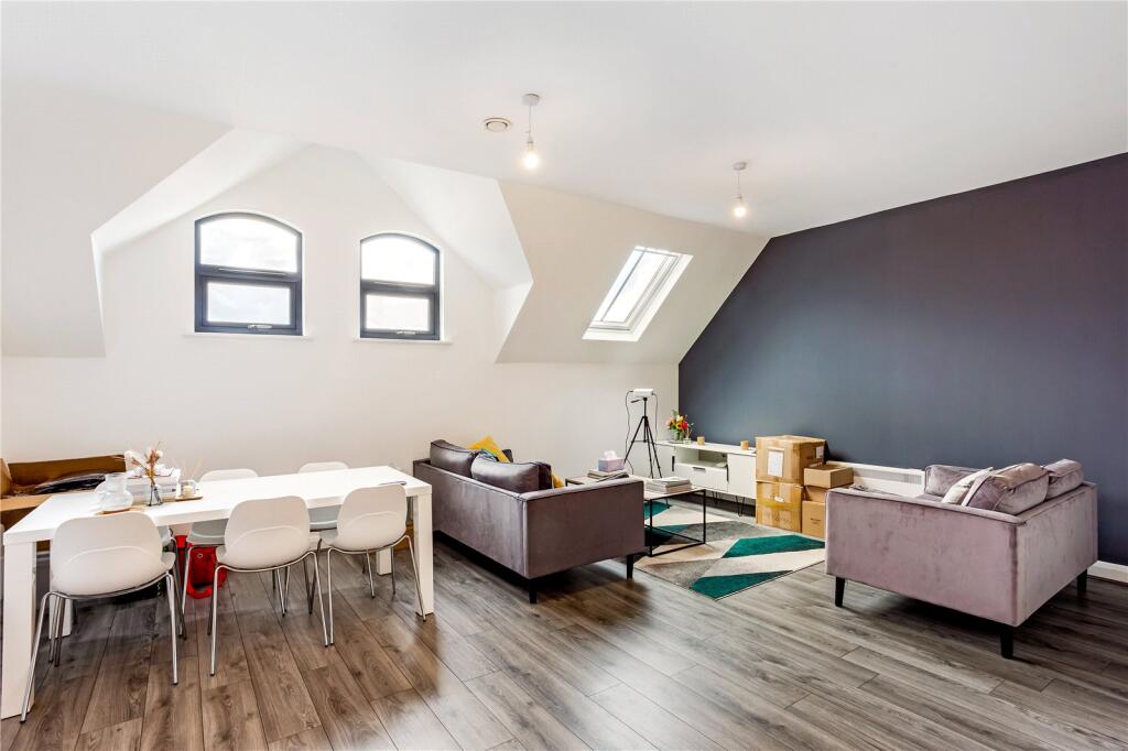 Apartment in Salford, Greater Manchester - View 4