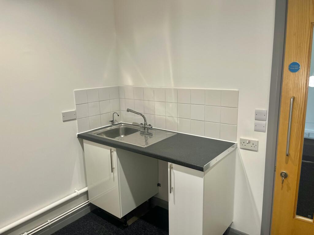 6 Langley - Kitchenette.jpeg