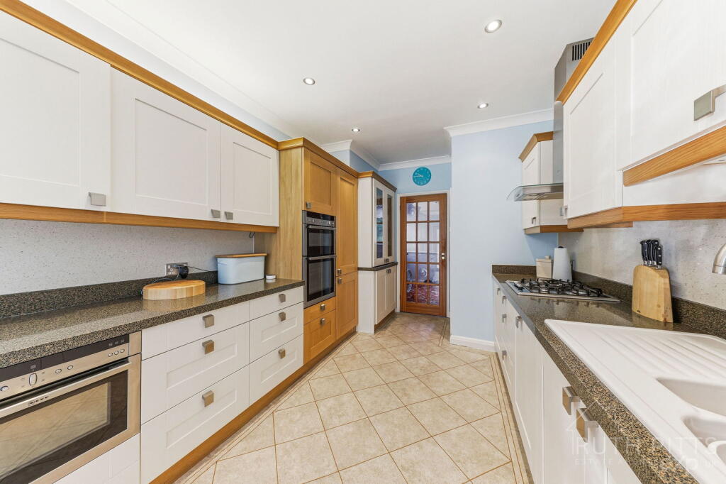 Kings Close, Ackworth, WF7 photo 3