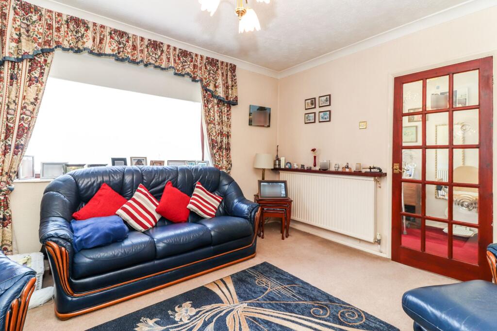 House in Three Rivers, Carpenders Park, Watford Rural - View 2