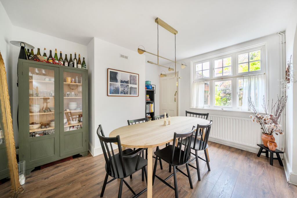 House in Guildford - View 3
