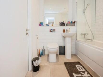 Apartment in Birmingham, Sparkhill - View 3