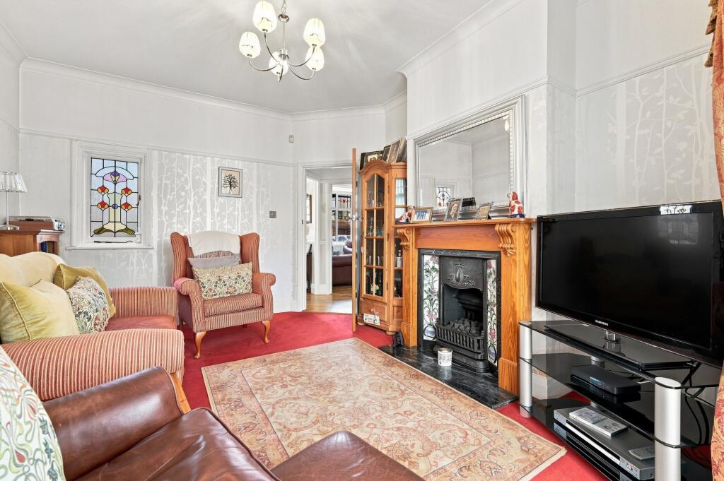 House in Thurrock, Essex - View 5