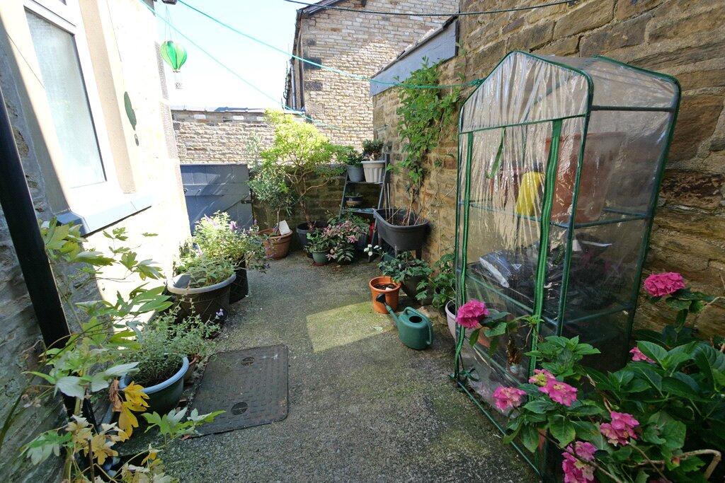 House in Skipton, Middle Town - More