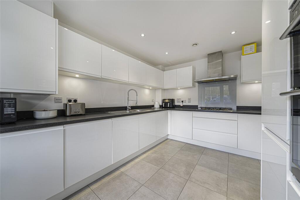House in Dartford, Stone - View 2