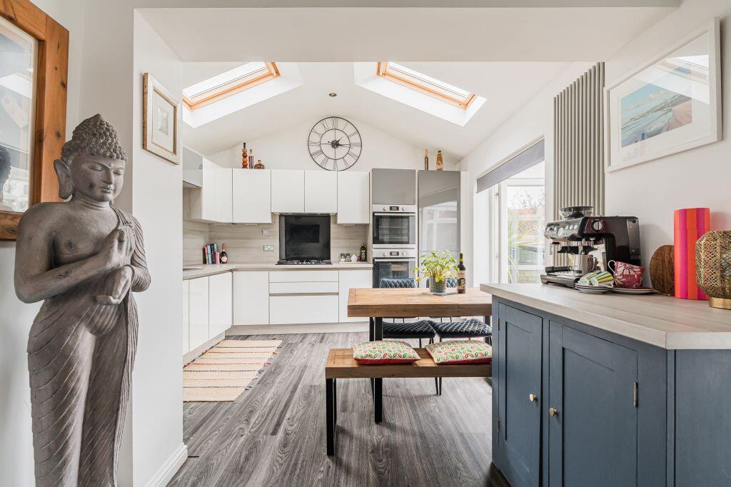 107 Silverknowes Gardens, Edinburgh, EH4 5NG photo 2