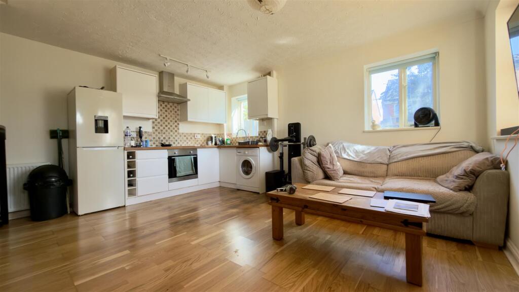House in Peterborough - View 2