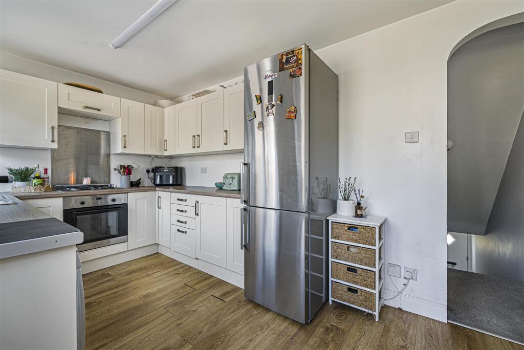 Bexley Lane, Crayford, DA1 4DD - More
