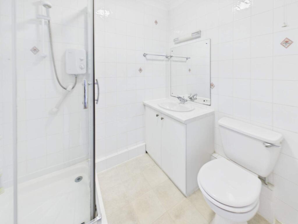 Apartment in Cardiff, Llanishen - View 5