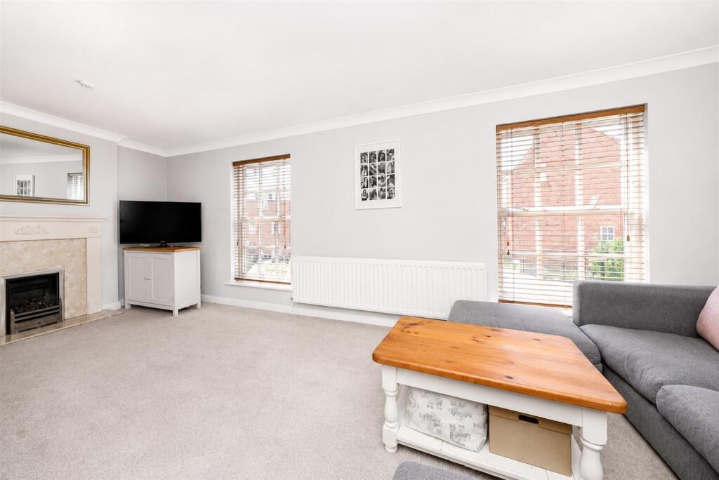 House in St Albans, Townsend - View 2