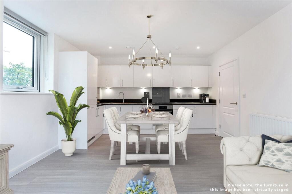 Apartment in Sunningdale, Windsor and Maidenhead - View 2