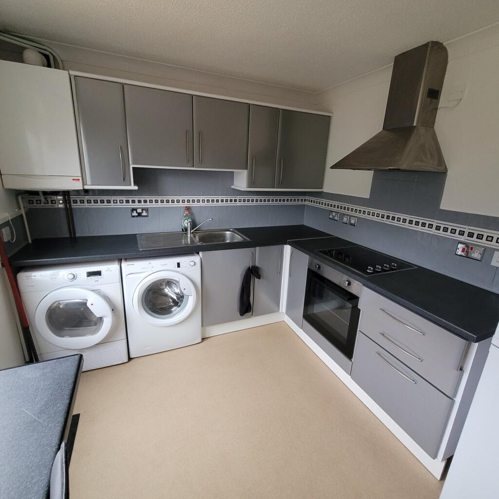 Lakeland Crescent, Bury, BL9 photo 5