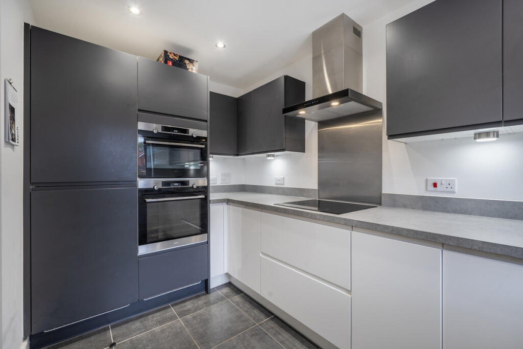 House in Southampton - More