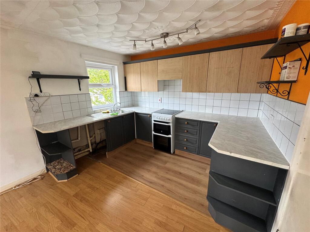Clifton Court, Cardiff, CF24 photo 5