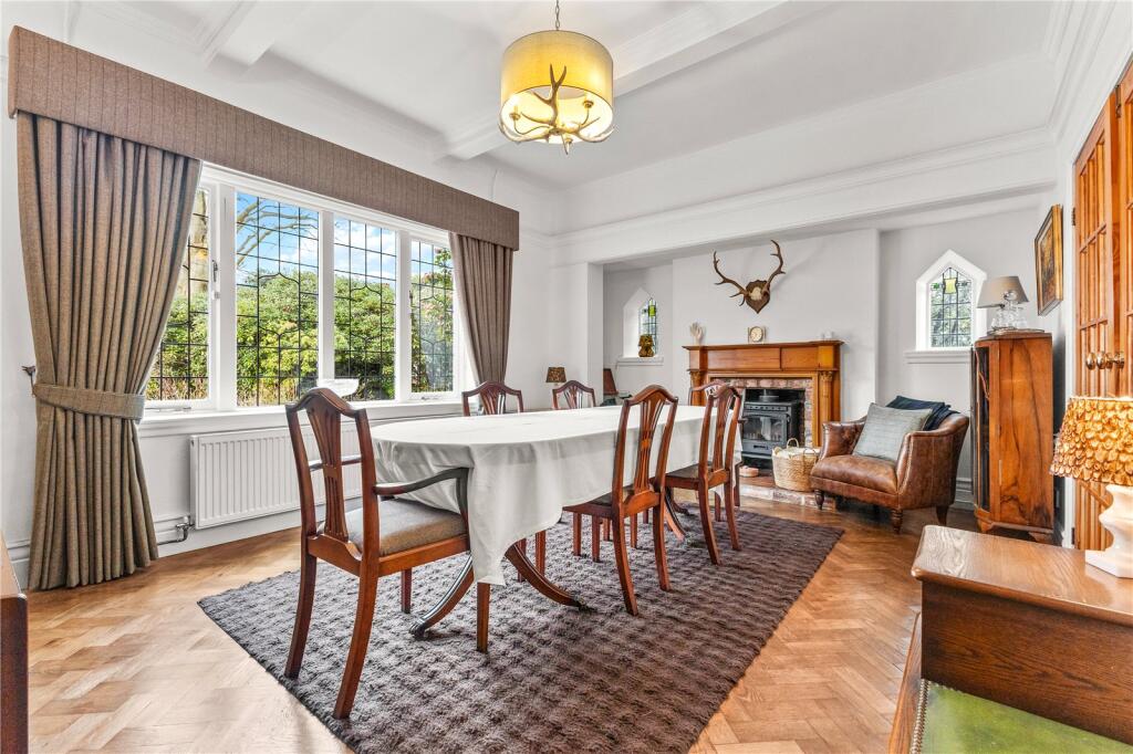 Seddon Road: Edwardian character in Hale village