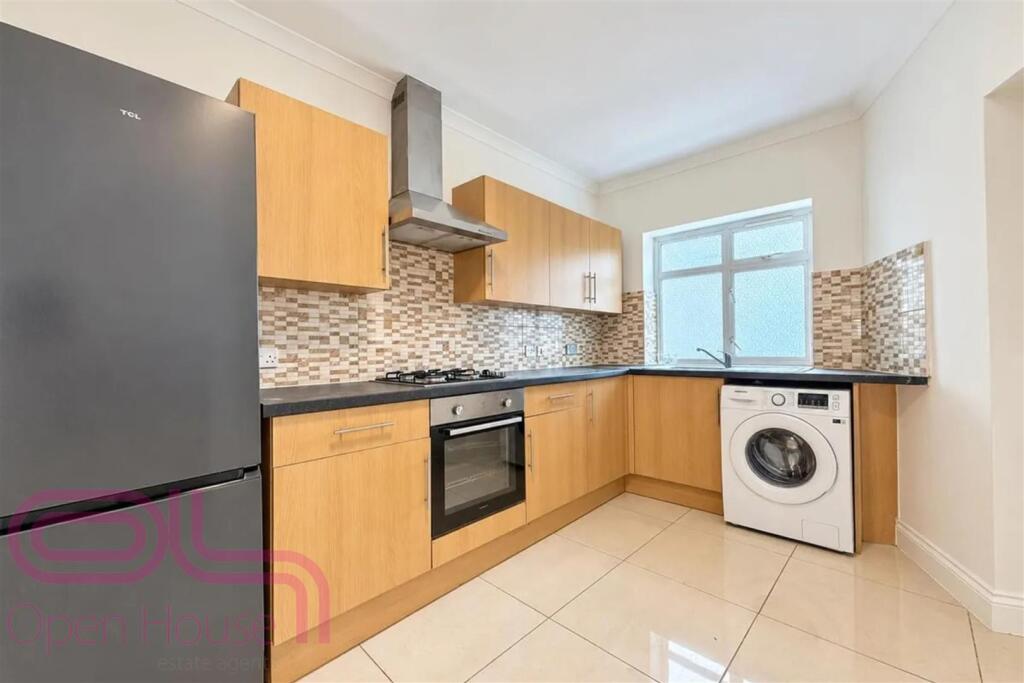 Apartment in Southall - View 2
