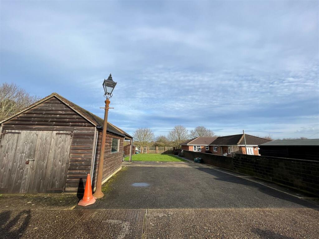 Greenhill Way, Peacehaven photo 3
