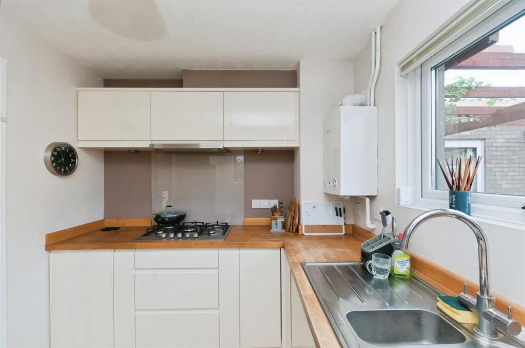 House in Brighton - View 3
