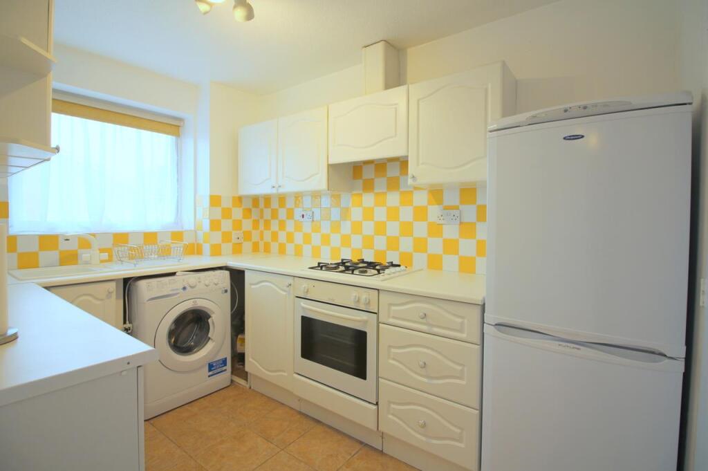 Apartment in Southall - View 2