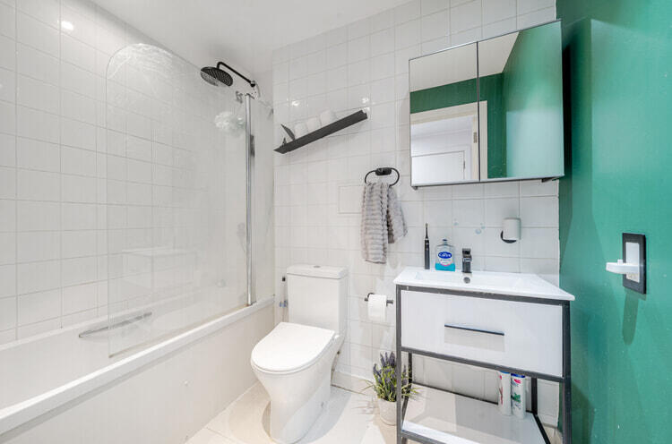 Apartment in London - More