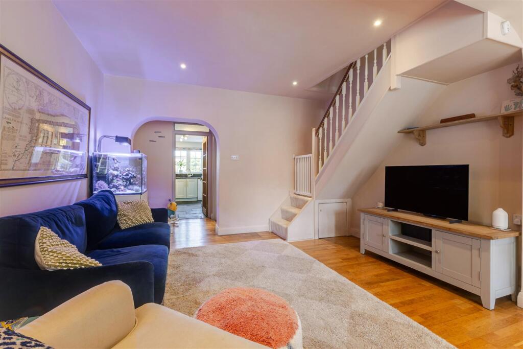 House in Southampton - More