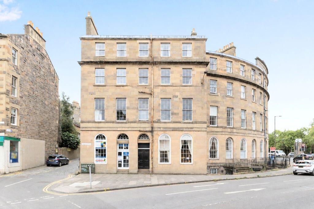 Main image of property: 2 (flat 7), Huntly Street, Canonmills, Edinburgh, EH3 5HB