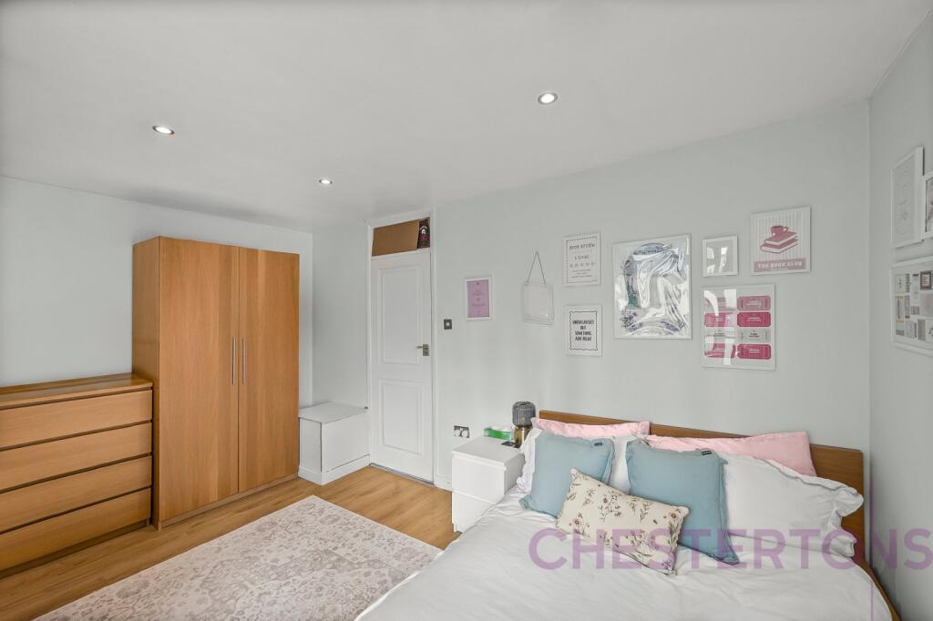 2 bedroom maisonette for rent