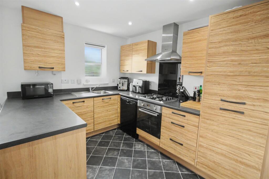 Apartment in South Norfolk, Queen's Hills, Costessey - View 3