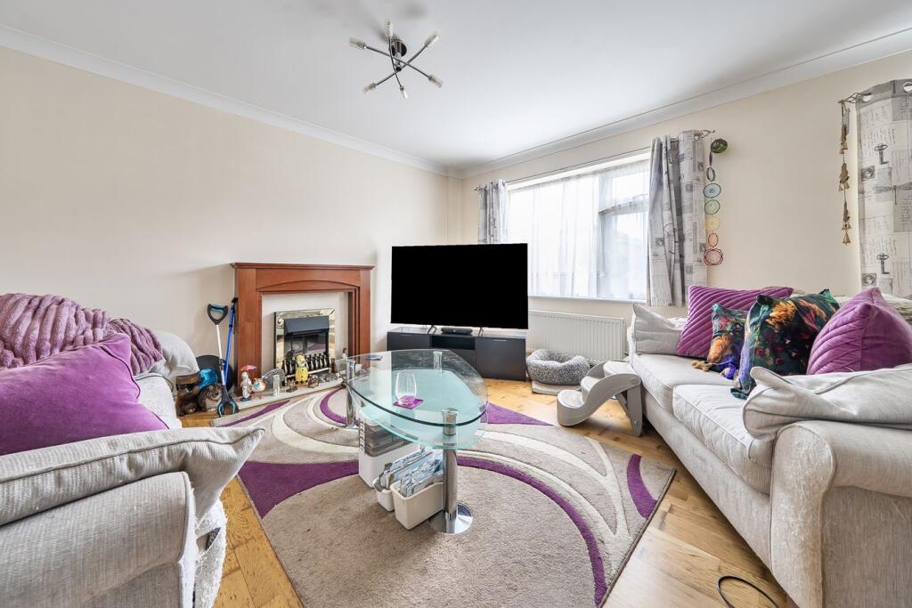 House in Stevenage, Stotfold - View 5