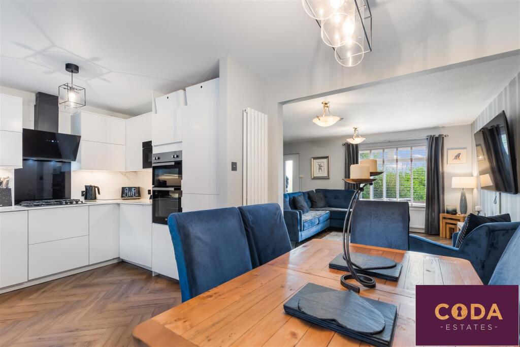 House in Glasgow, The Valley, Maryhill - View 4