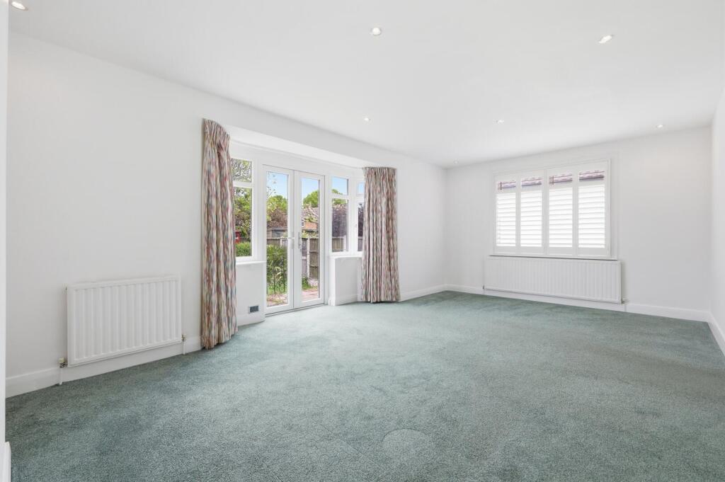 Rayleigh Drive, Leigh-on-Sea photo 3