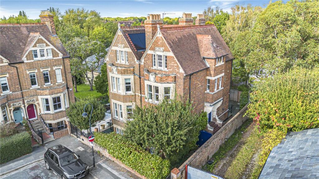 Main image of property: Southmoor Road, Walton Manor, OX2