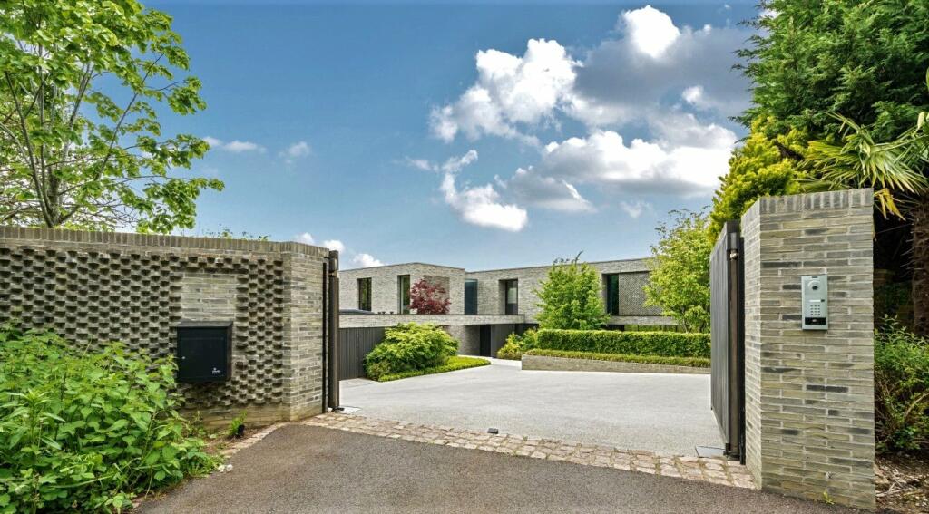 5-bed detached on Totteridge Common, Totteridge, London, N20, £6,950,000