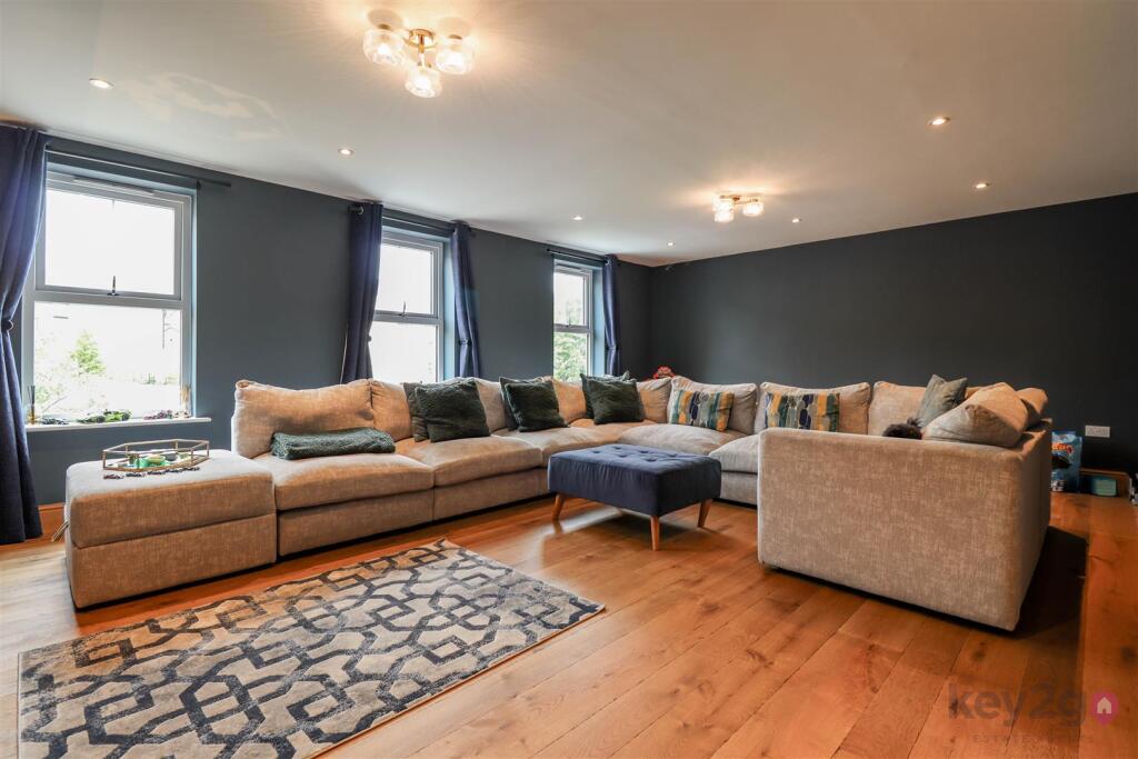 Hulford Street, Chesterfield, S41 photo 2