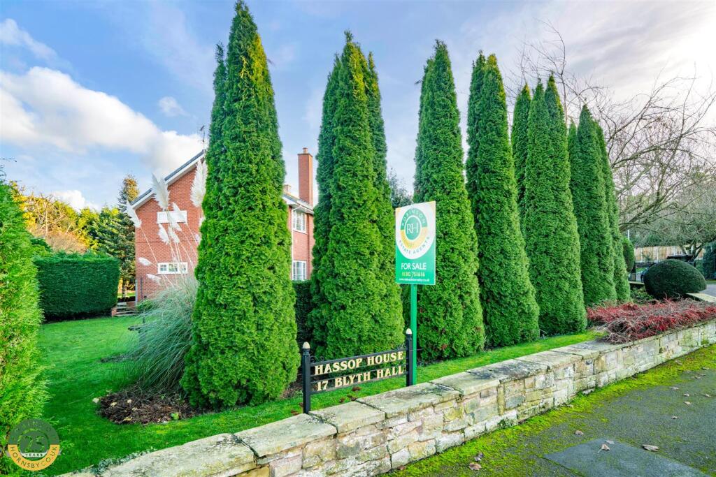 Blyth Hall, Blyth, Worksop photo 3
